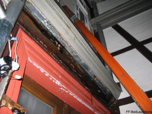 2009_08_09 Endstehungsbrand Erikastrasse 2 014